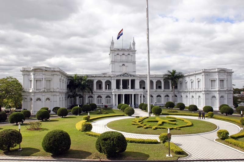 Palacio de los López e Baía de Assunção ao entardecer